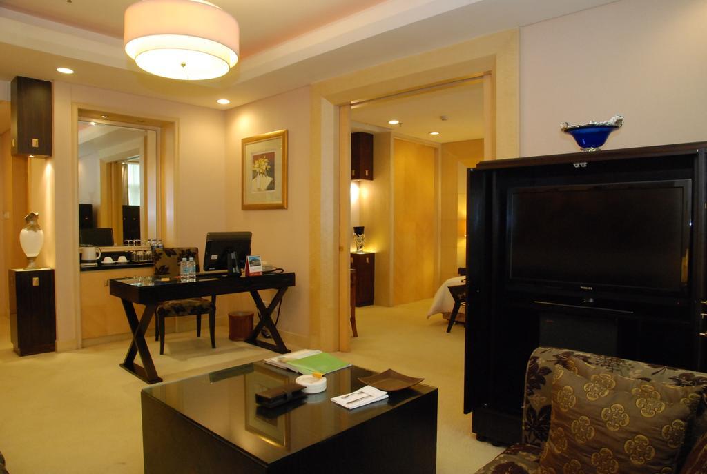 东莞君兰酒店 Grand Land Hotel Dongguan  Dış mekan fotoğraf
