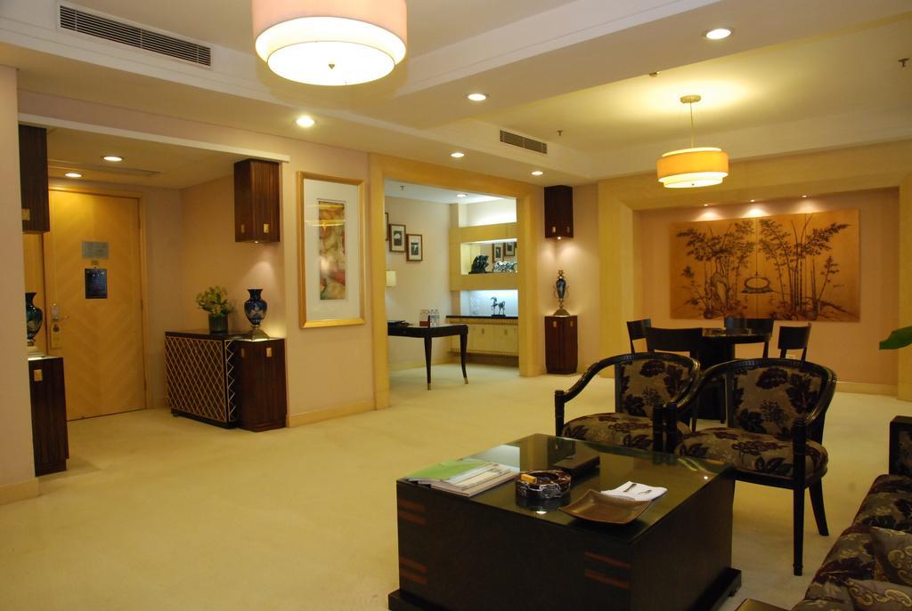 东莞君兰酒店 Grand Land Hotel Dongguan  Dış mekan fotoğraf